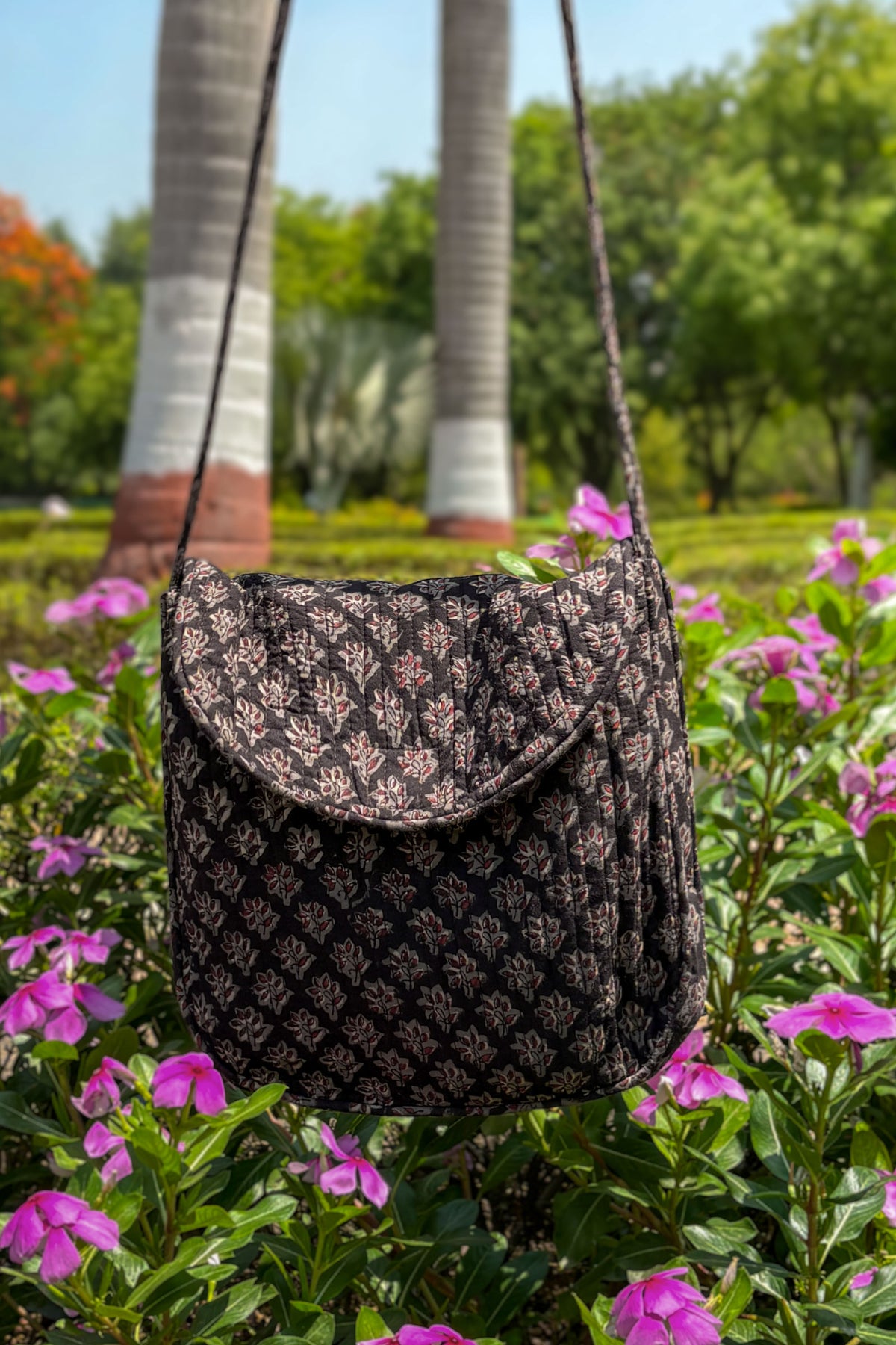 Roza Nabeeha Crossbody Bag