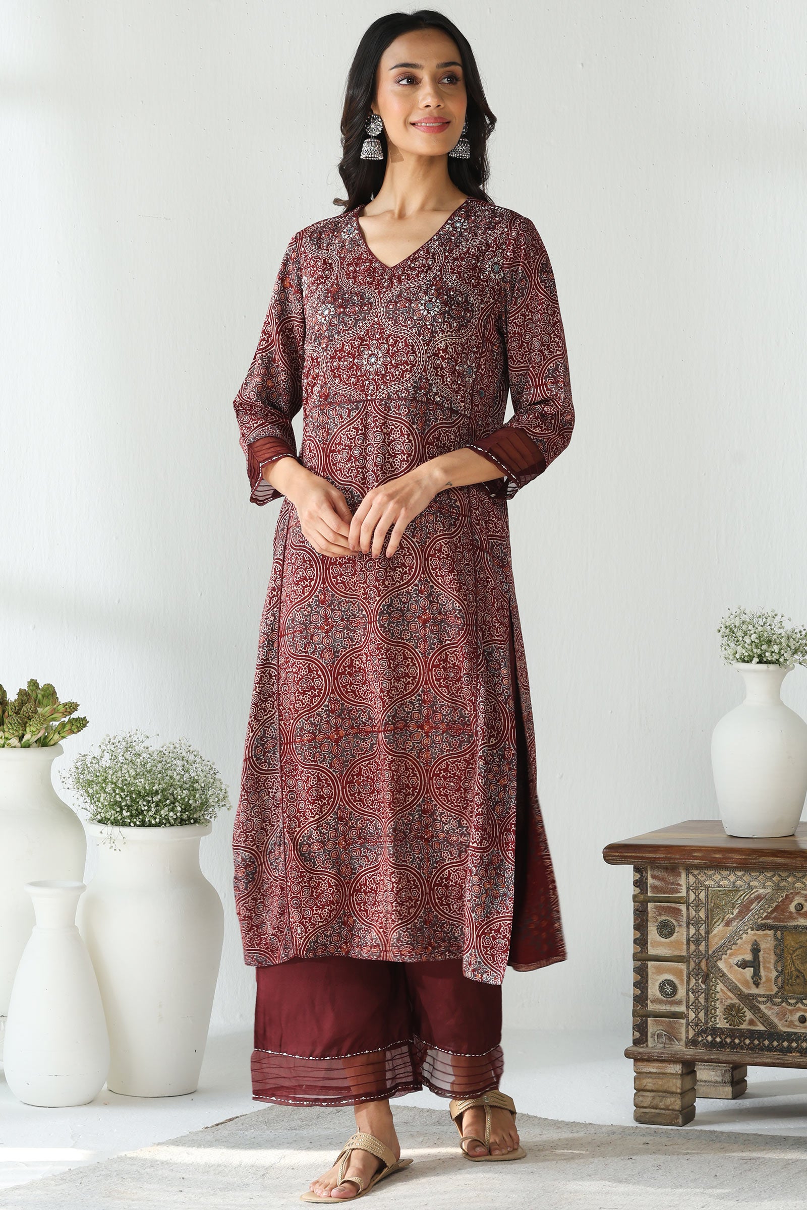 Zubeida Sareen Ajrak Modal Kurta