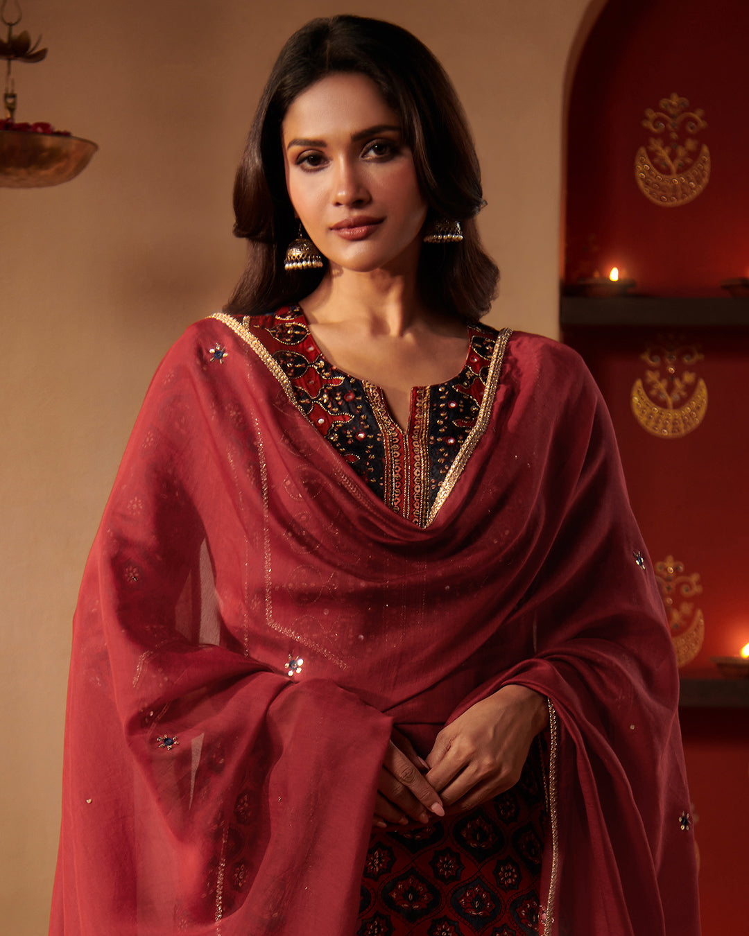 Roshanara Inaya Red Dupatta