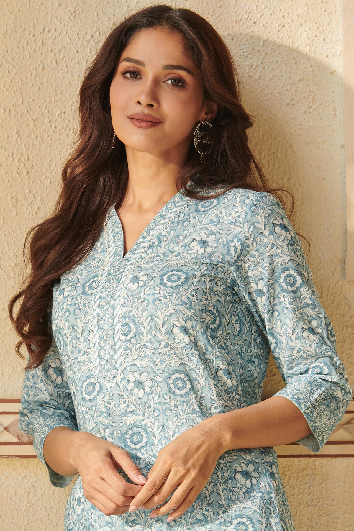 Neelofar Alaya Kurta