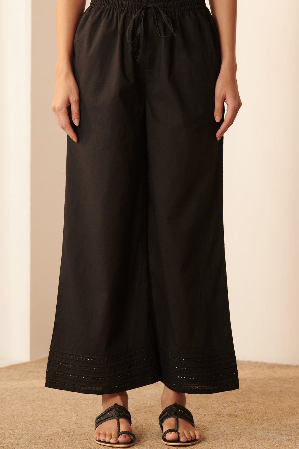 Surplus: Roza Inaya Black Farsi