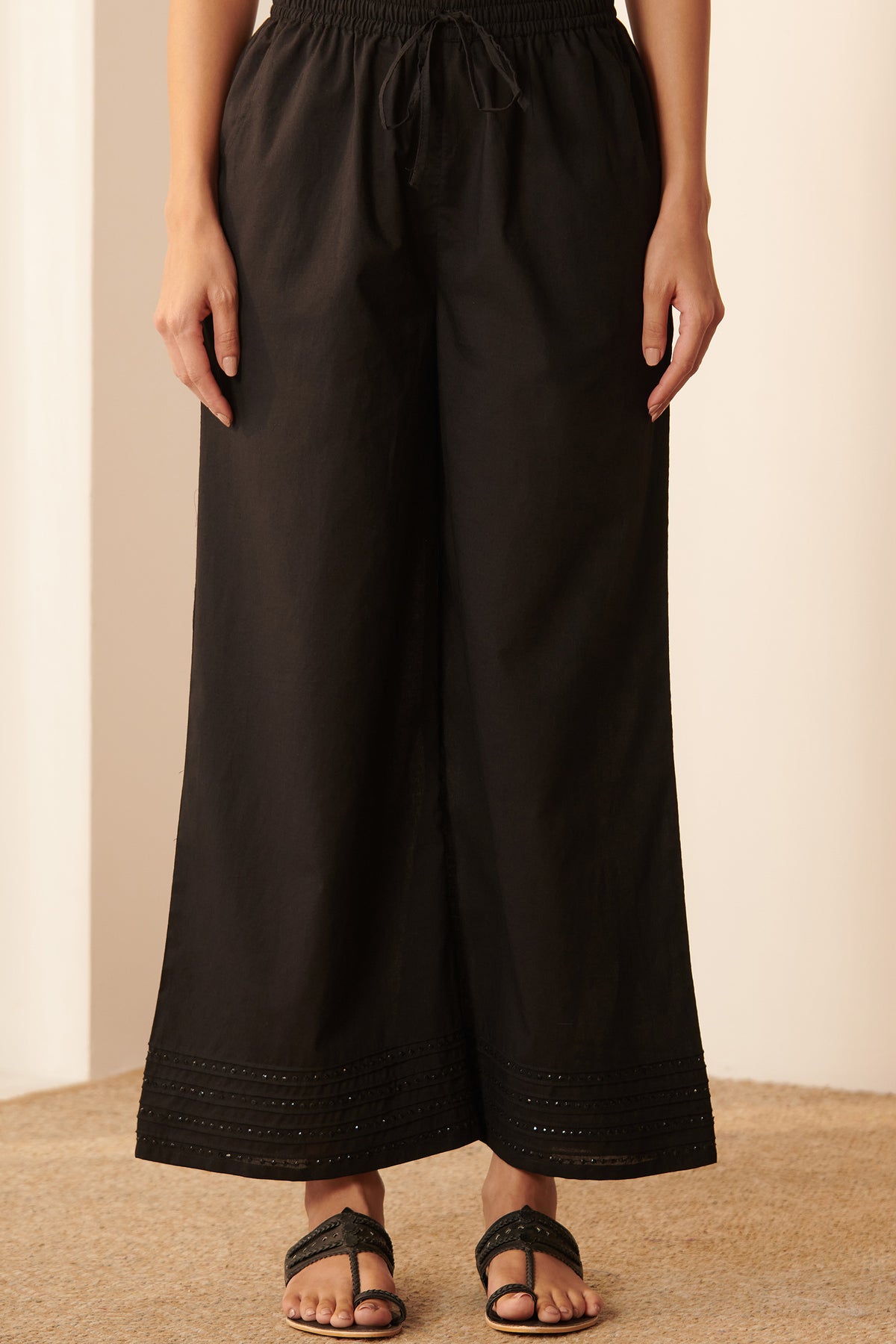 Surplus: Roza Inaya Black Farsi