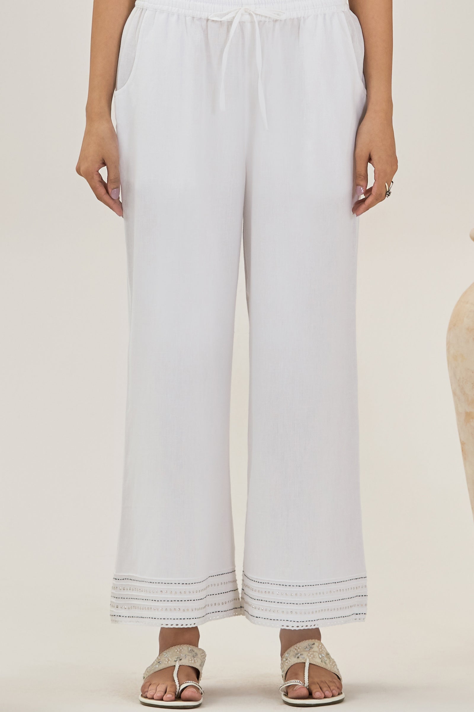 Roza Mumtaz White Farsi