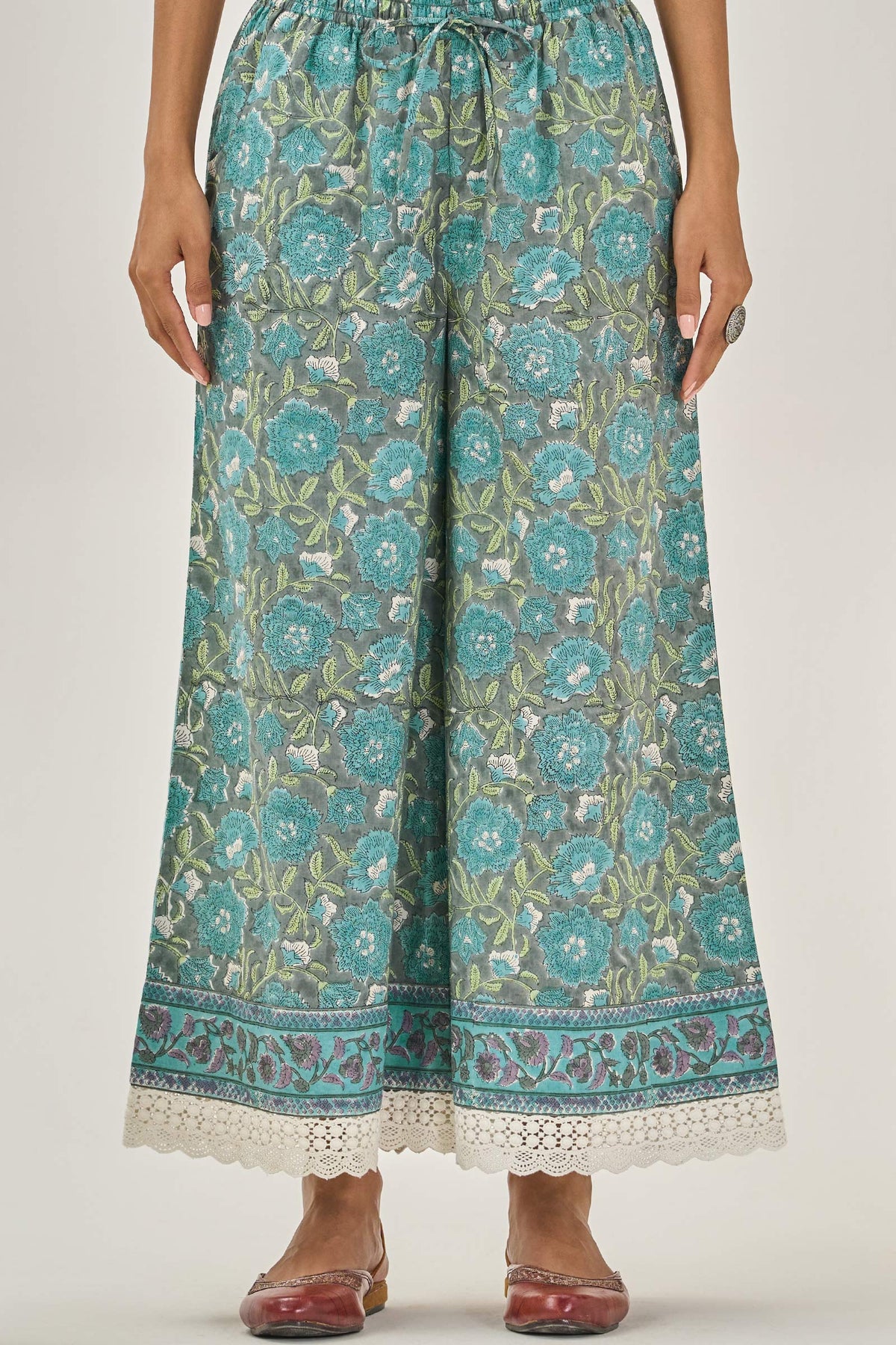 Roz Meher Gulshan Palazzo