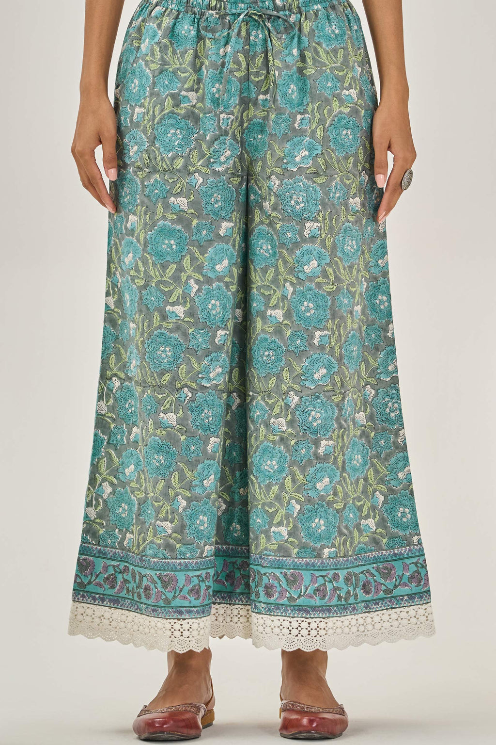 Surplus: Roz Meher Gulshan Palazzo