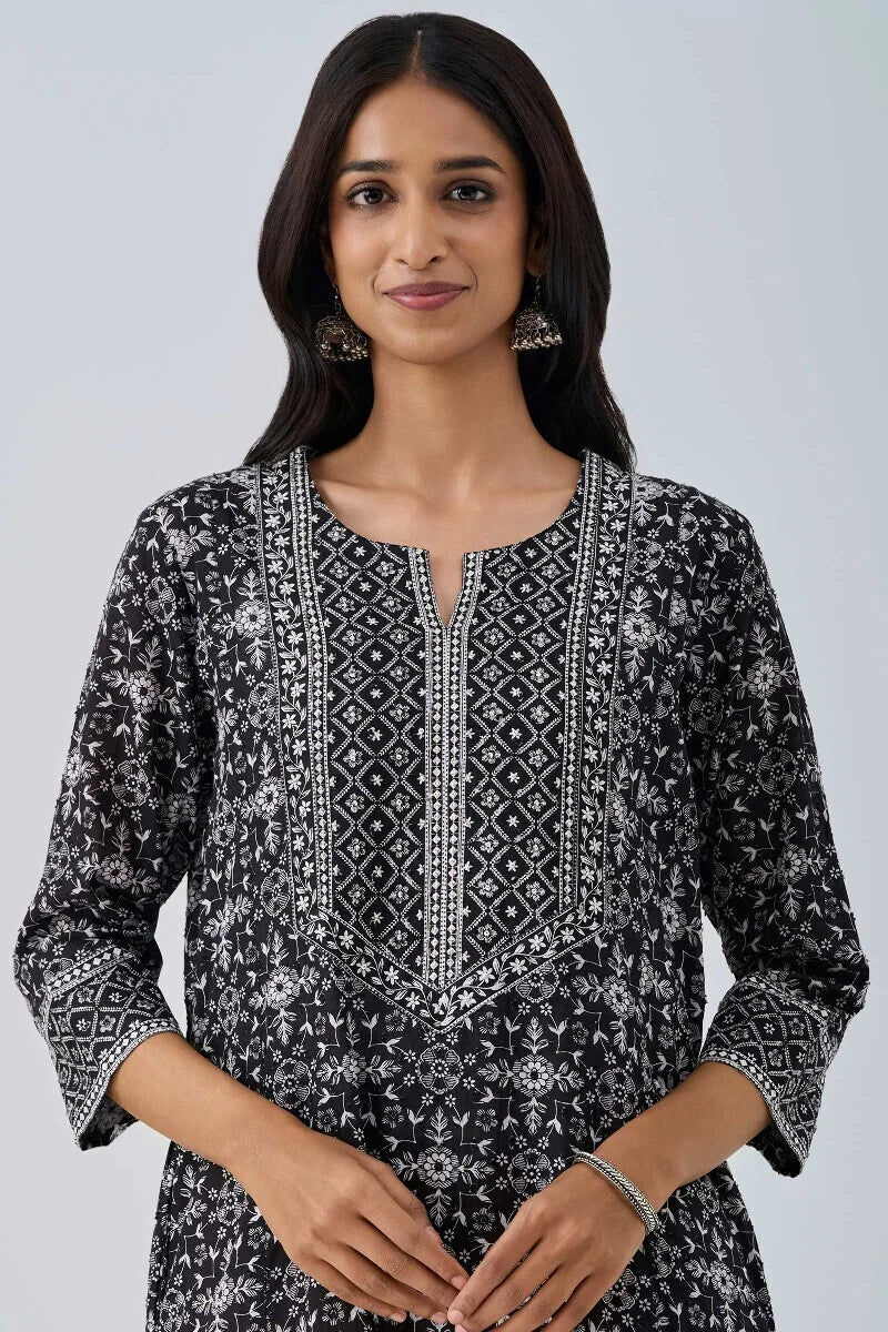 Surplus: Mumtaz Nafisa Kaftan