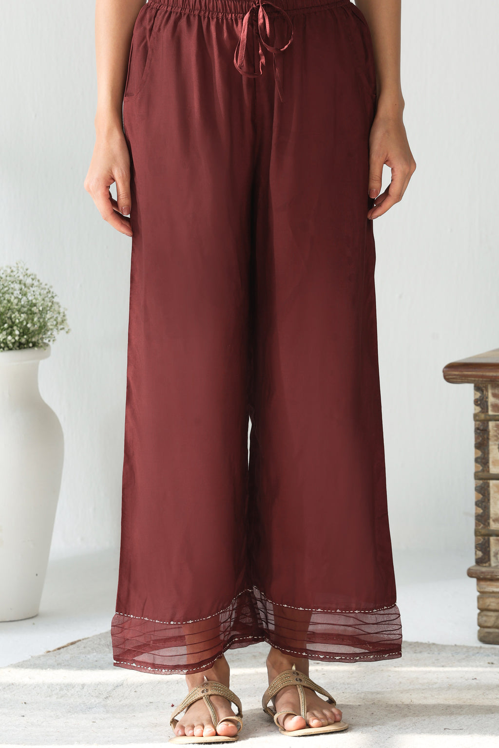 Zubeida Sareen Modal Farsi