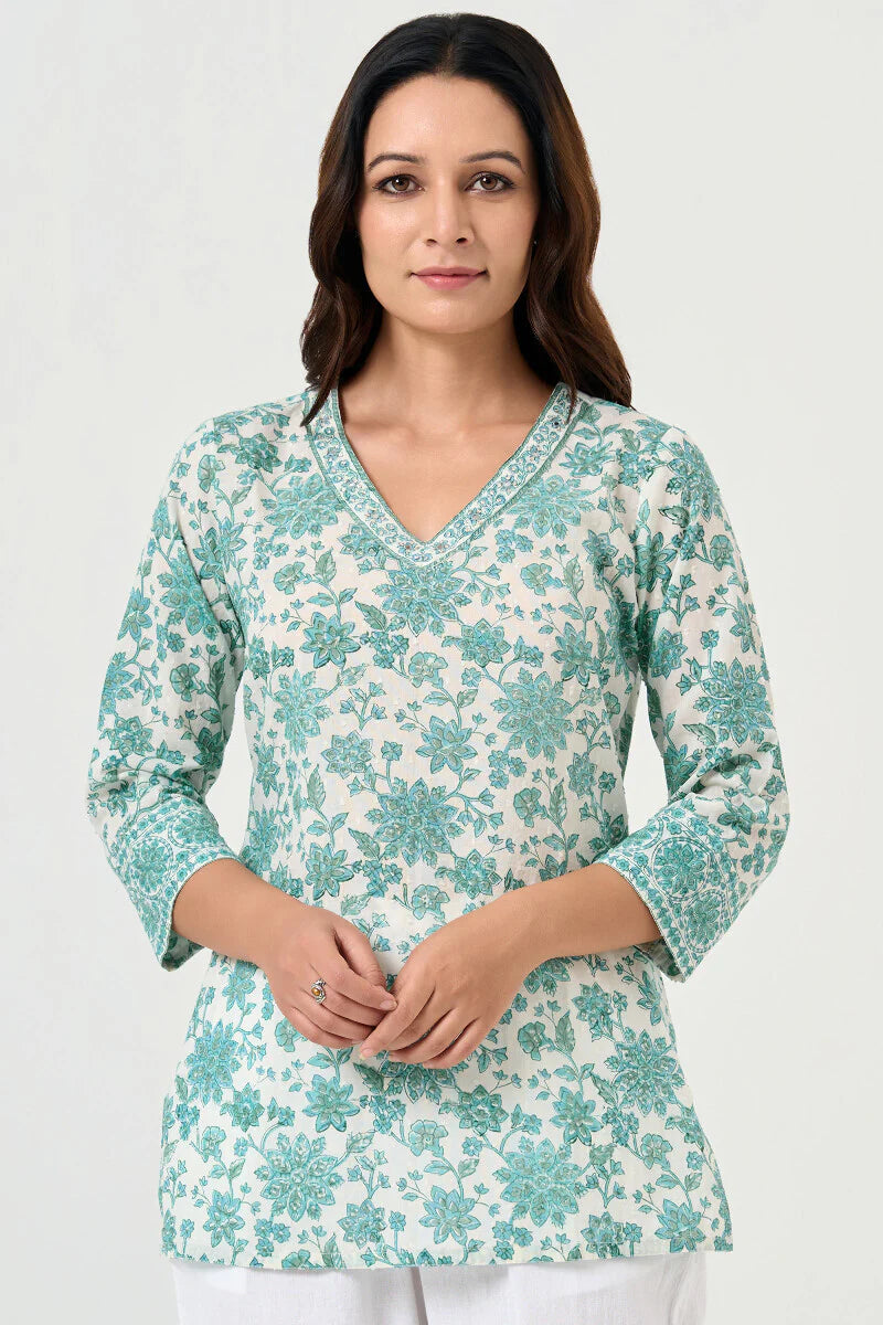 Surplus: Neelofar Roohi Sanganeri Top