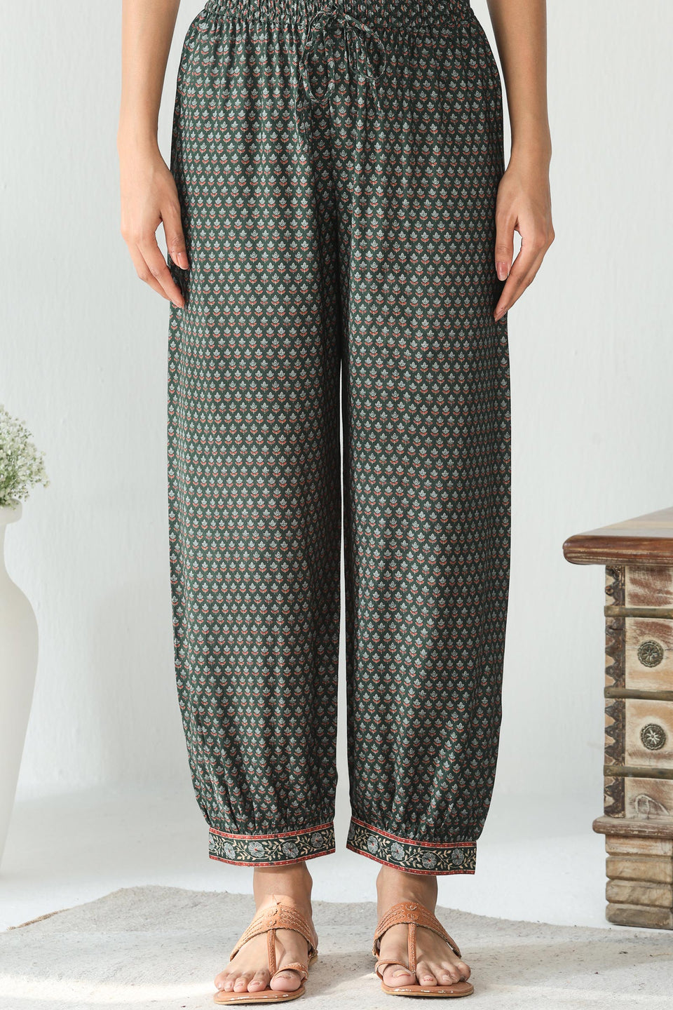 Rangrez Inaaya Izhaar Pants