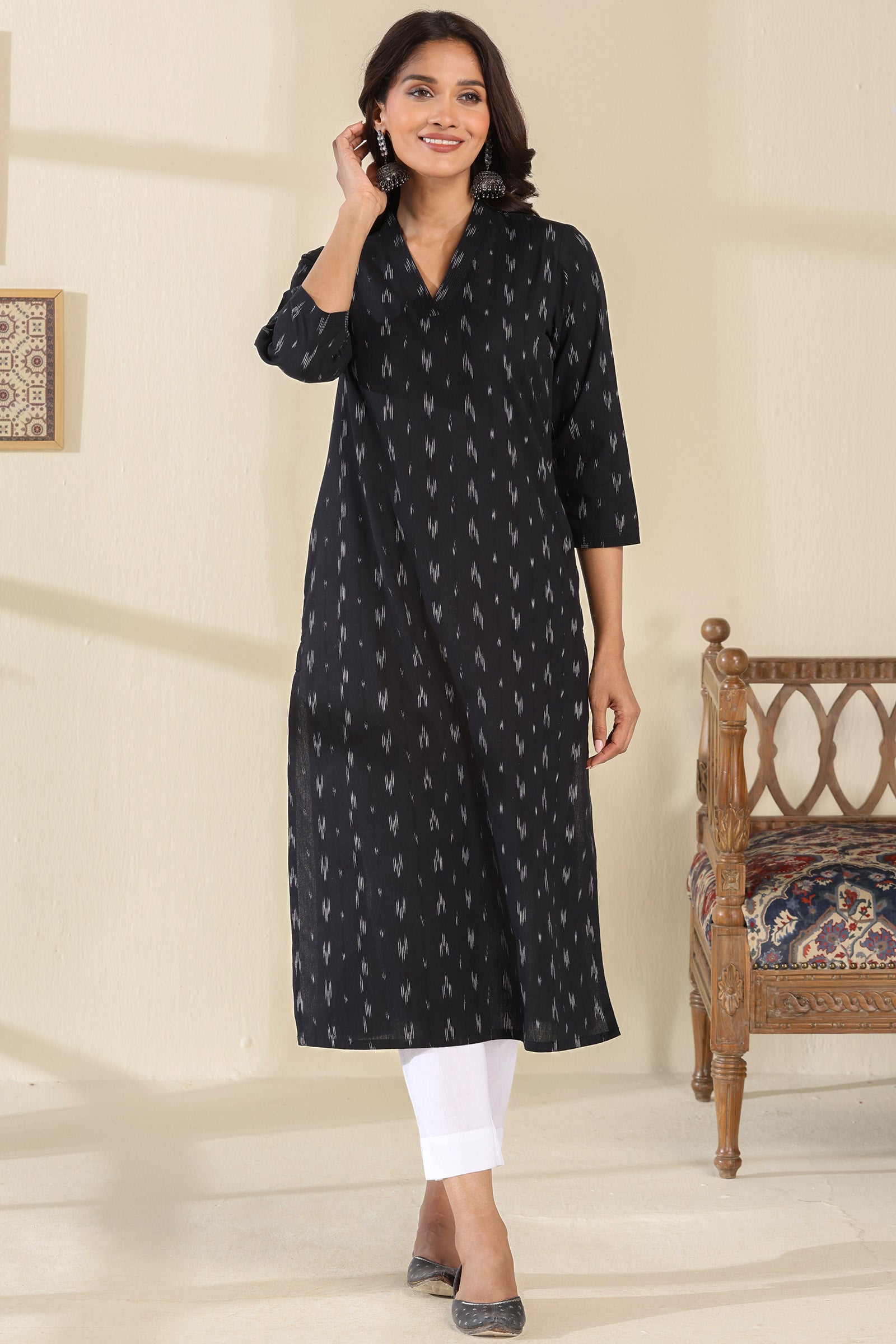 Gulbarg Rumaisa Black Ikat Kurta