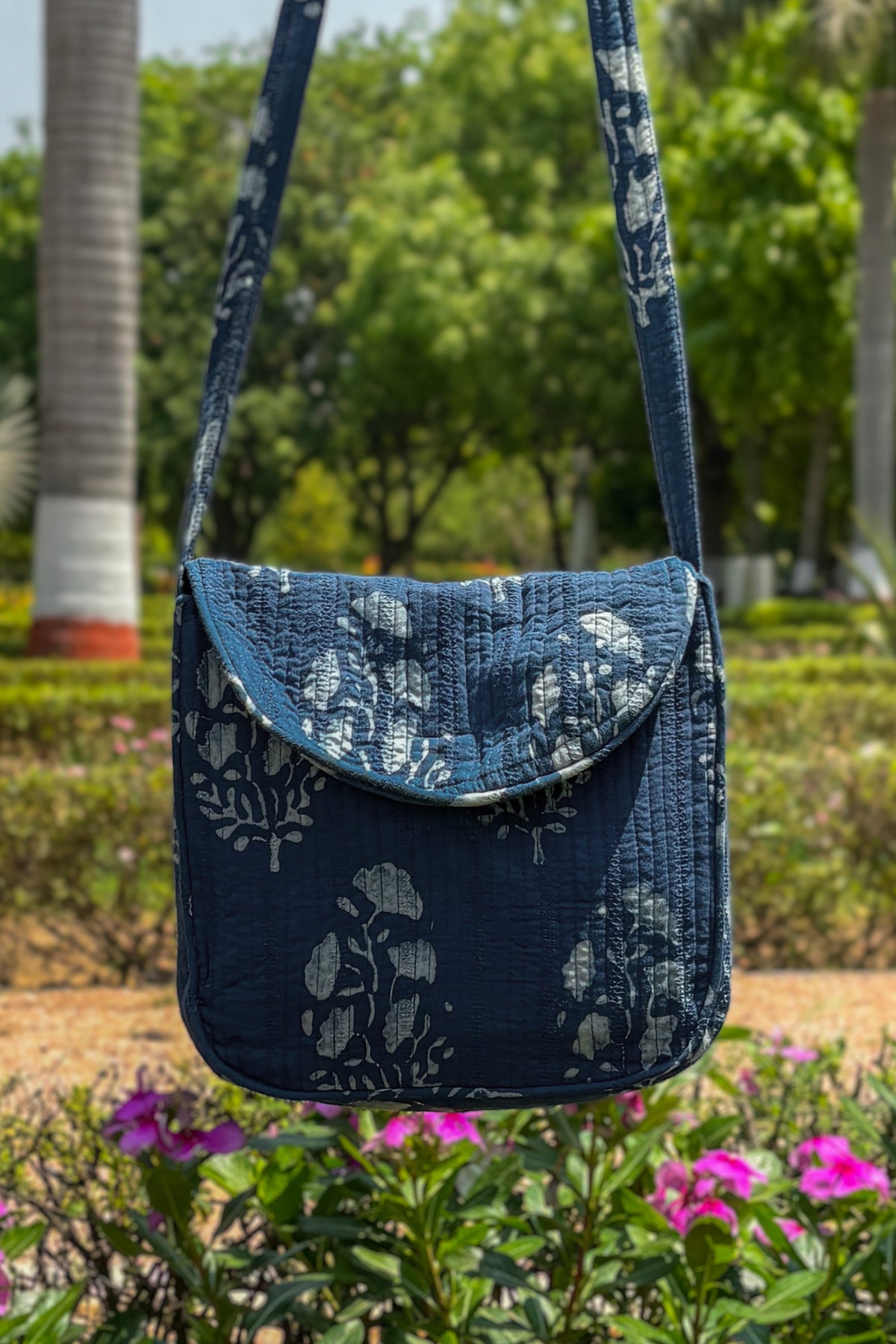 Roza Sumeera Crossbody Bag