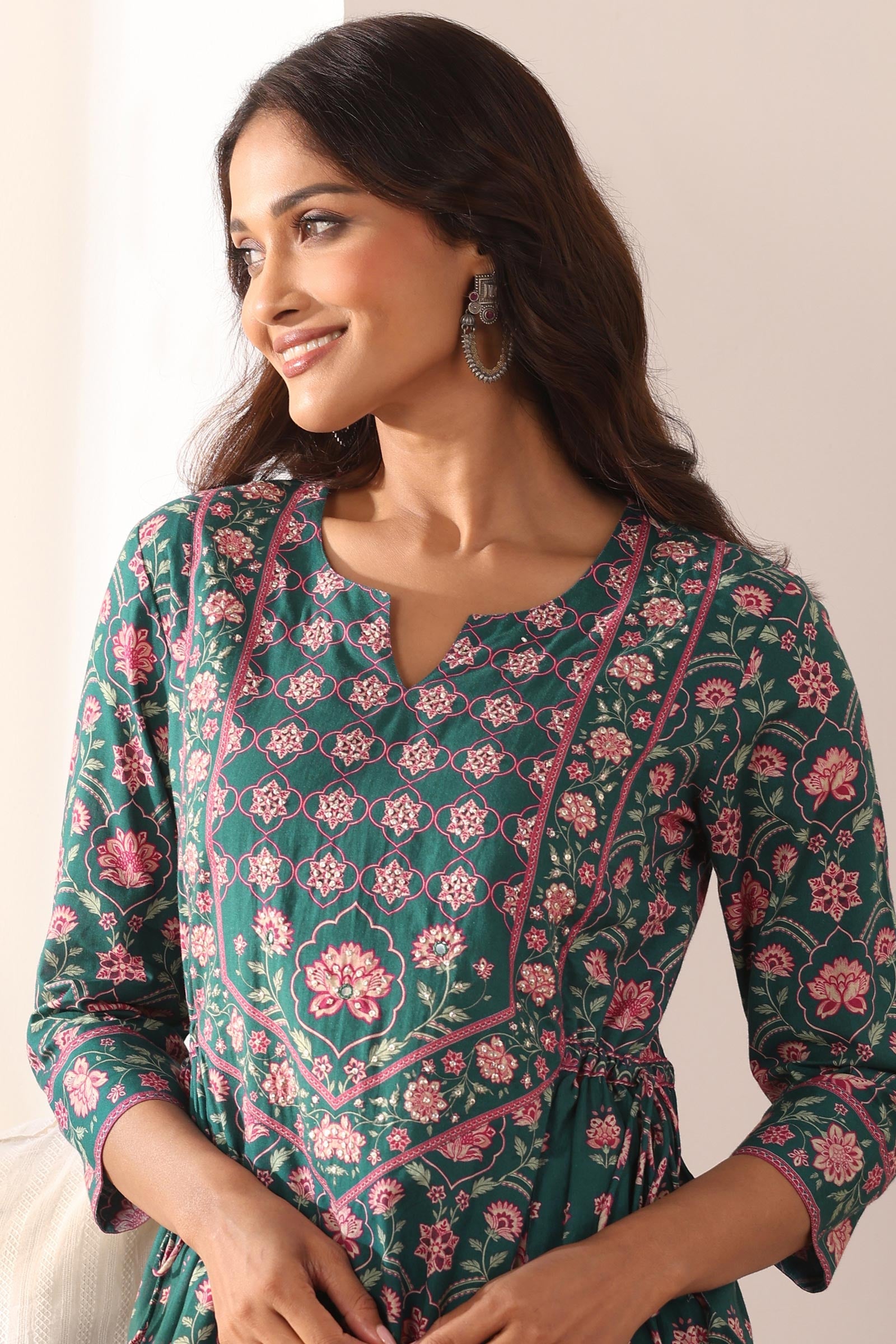 Surplus: Mehreen Inaaya Kurta