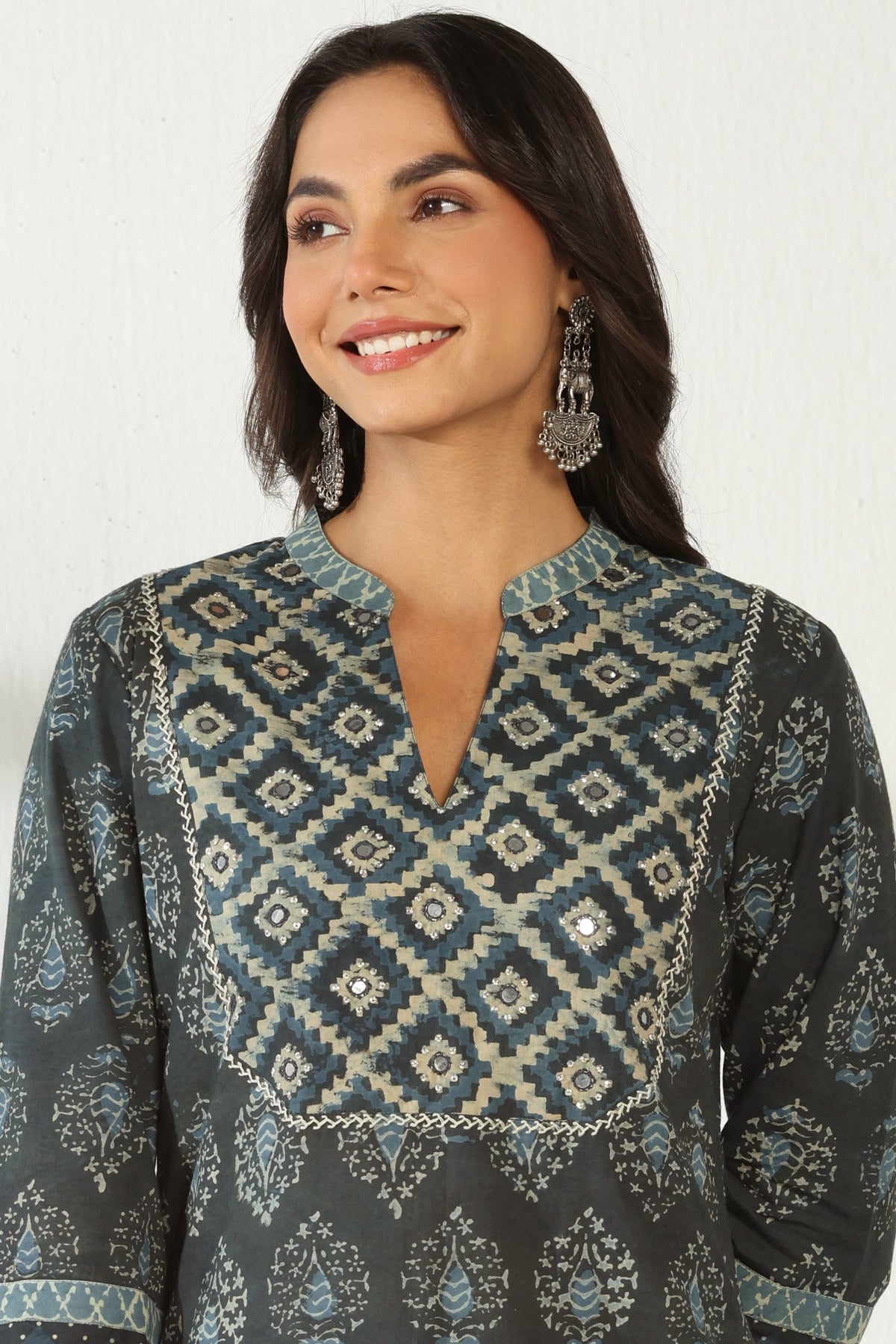 Surplus: Sehra Yasmina Akola Kurta