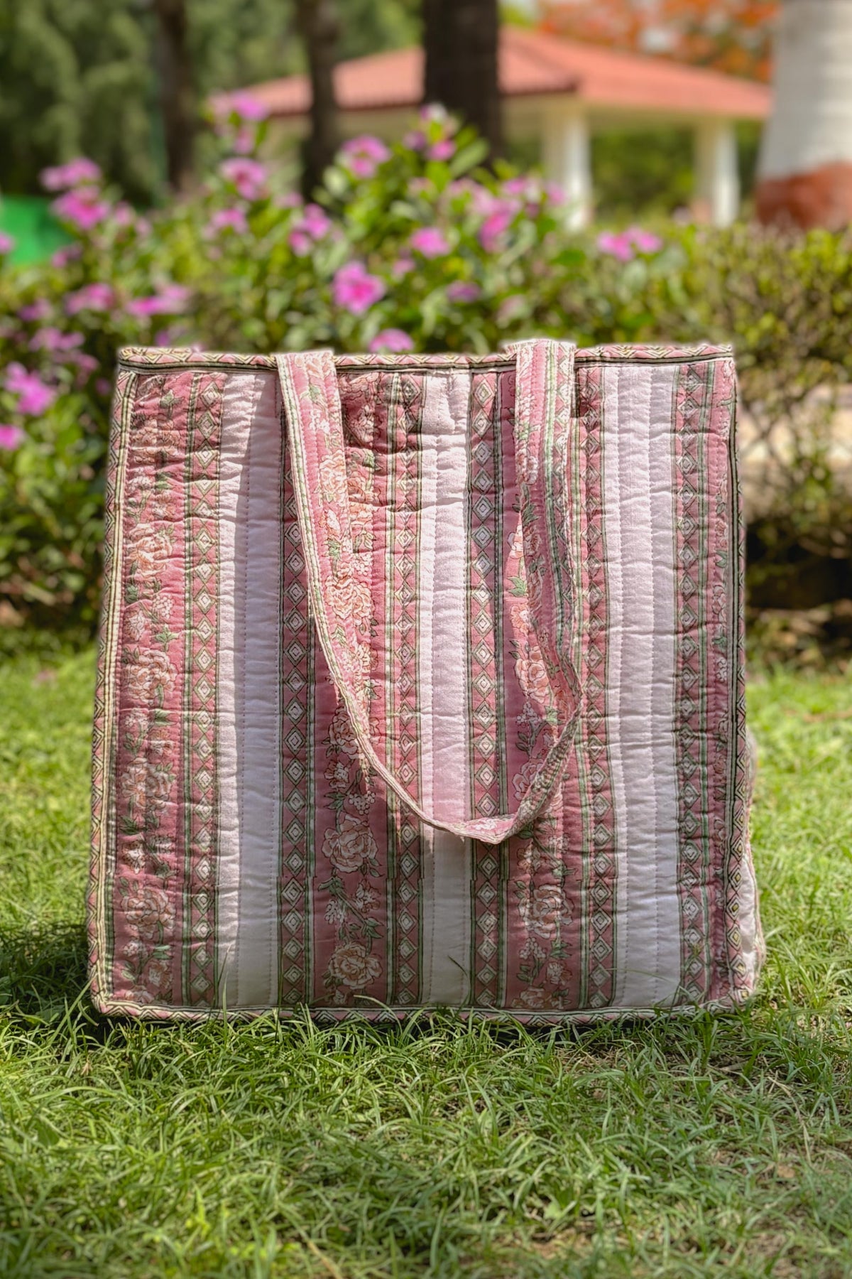 Roza Saya Tote Bag