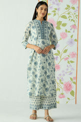 Surplus: Neelofar Rumaisa Kurta