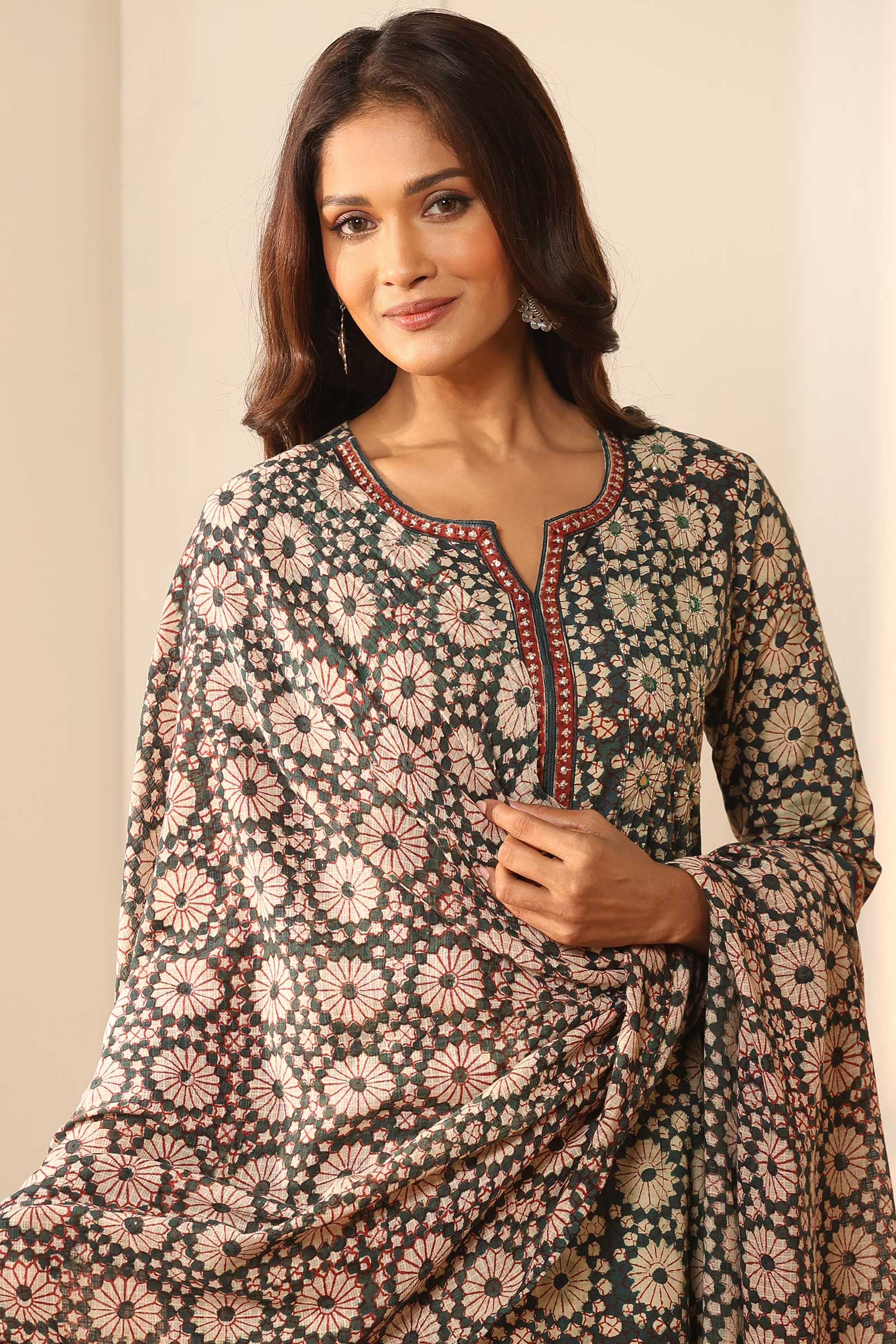 Sehra Mehreen Bagru Dupatta