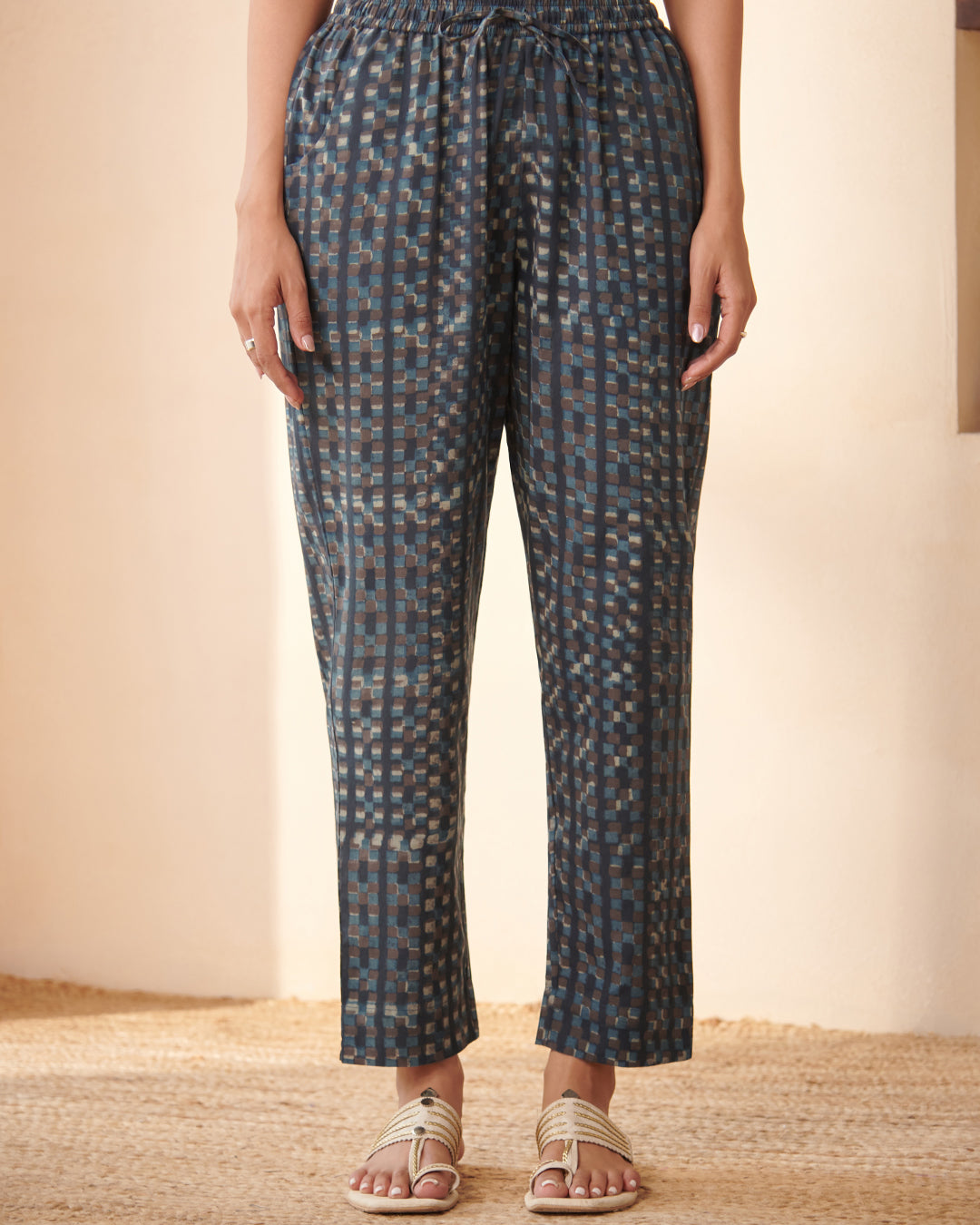 Rehnuma Afreen Akola Dabu Narrow Pants