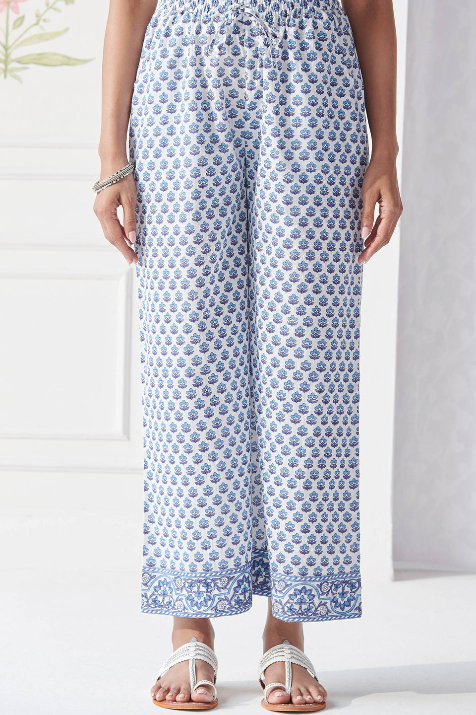 Neelofar Nazia Sanganeri Farsi