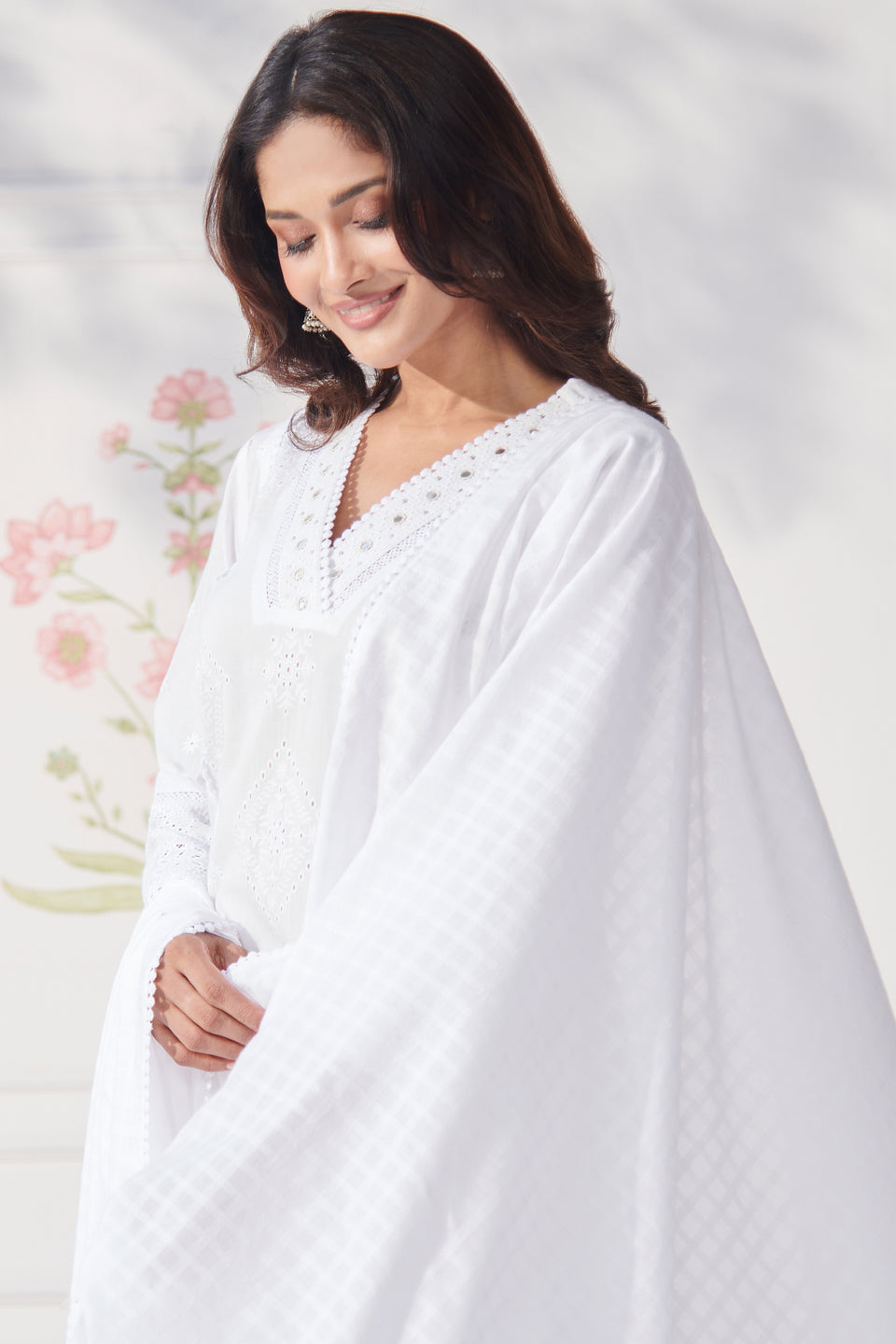 Mumtaz Tasnim White Dupatta