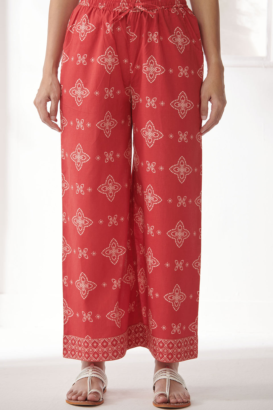 Surplus: Rangrez Kiara Farsi