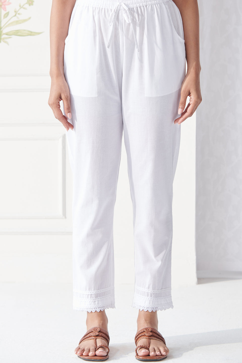 Roza Aliah White Narrow Pants