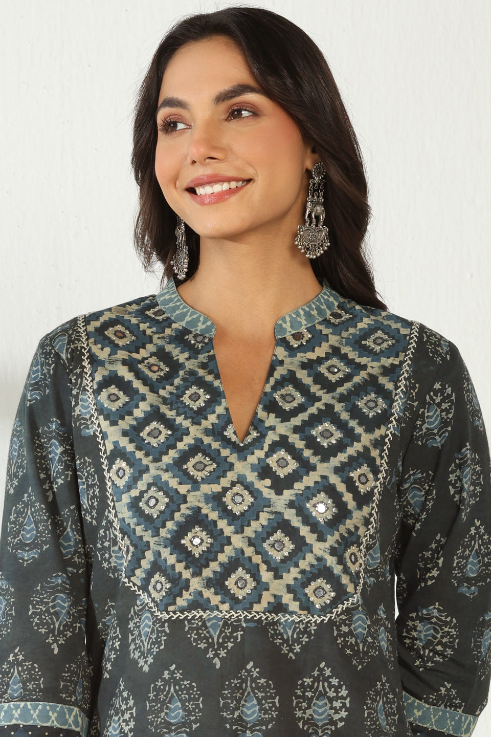 Sehra Yasmina Akola Kurta
