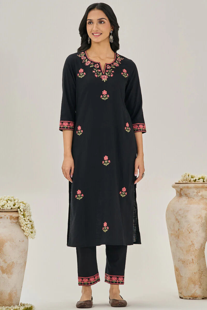 Surplus: Mehraab Zehnab Kurta