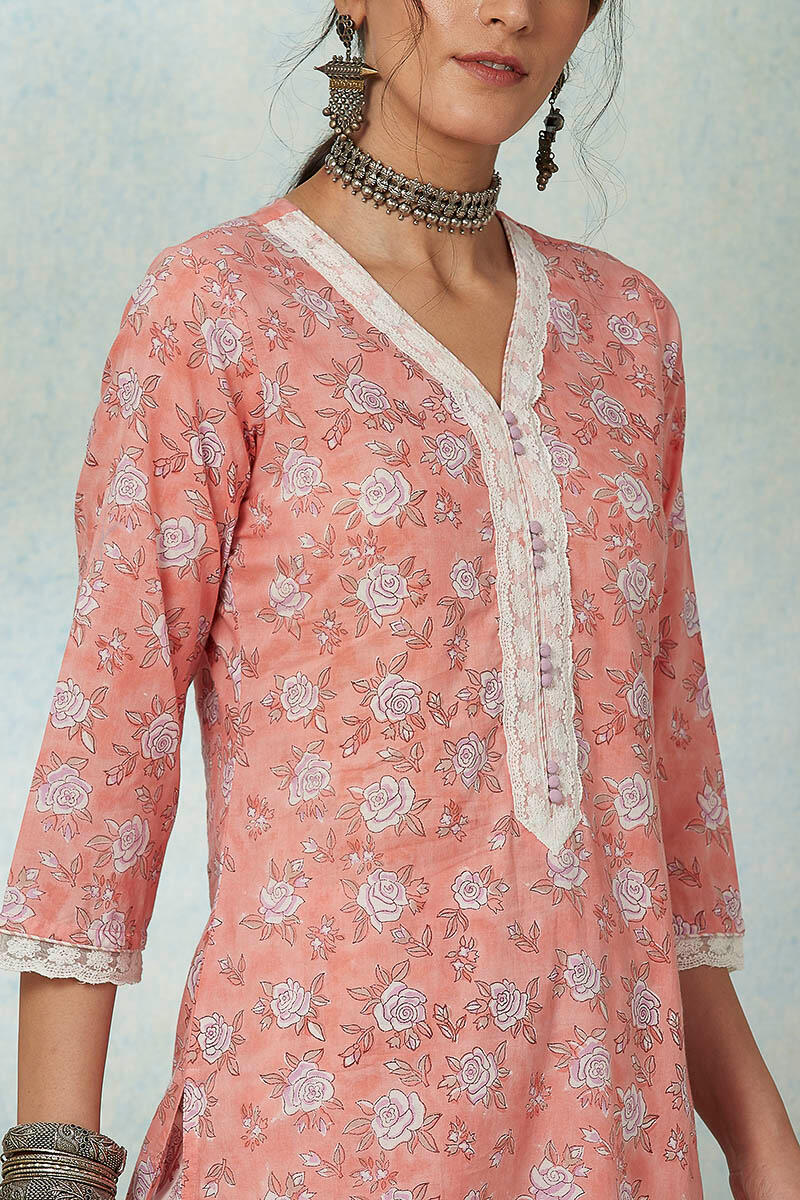 Nusrat Jahan Nafees Kurta