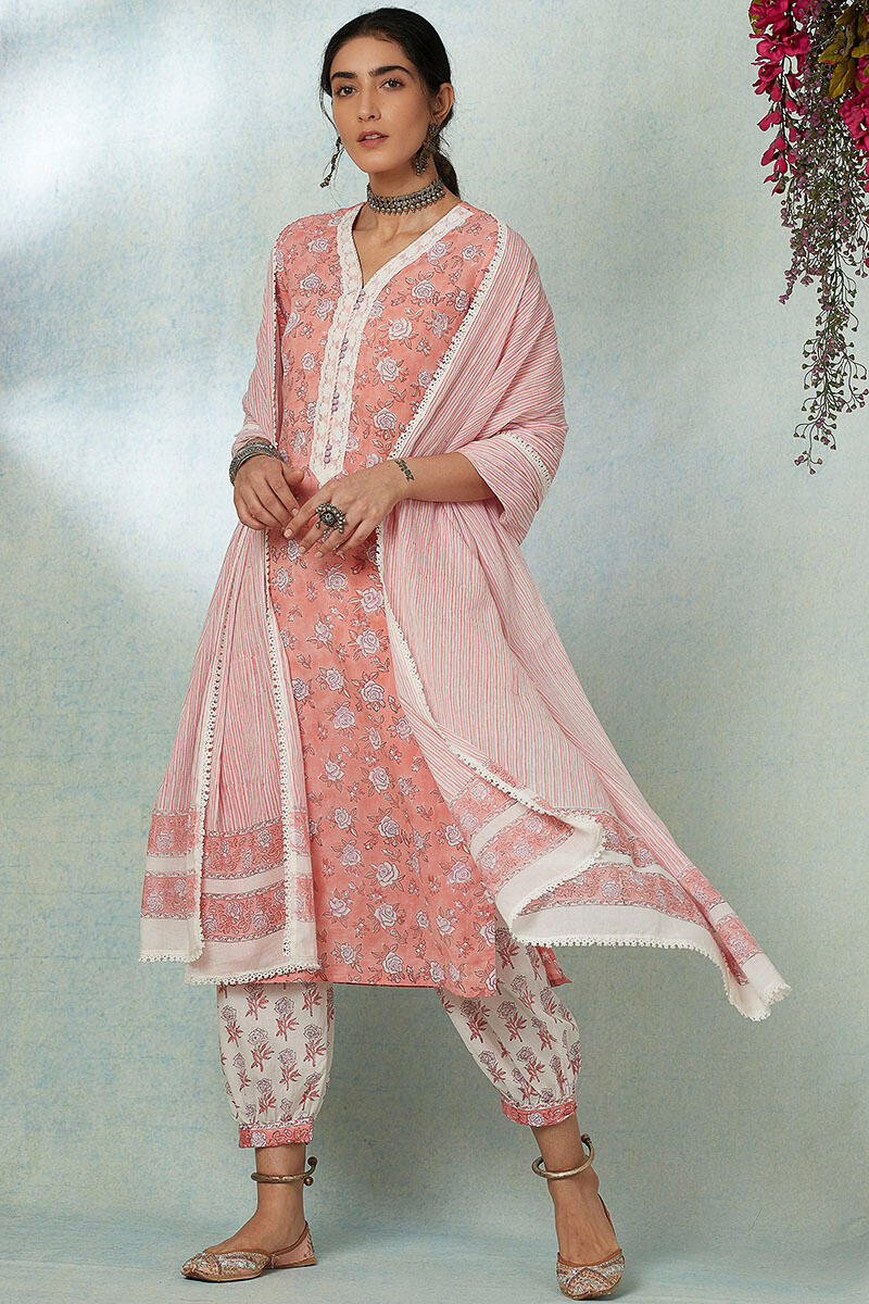 Nusrat Jahan Nafees Dupatta