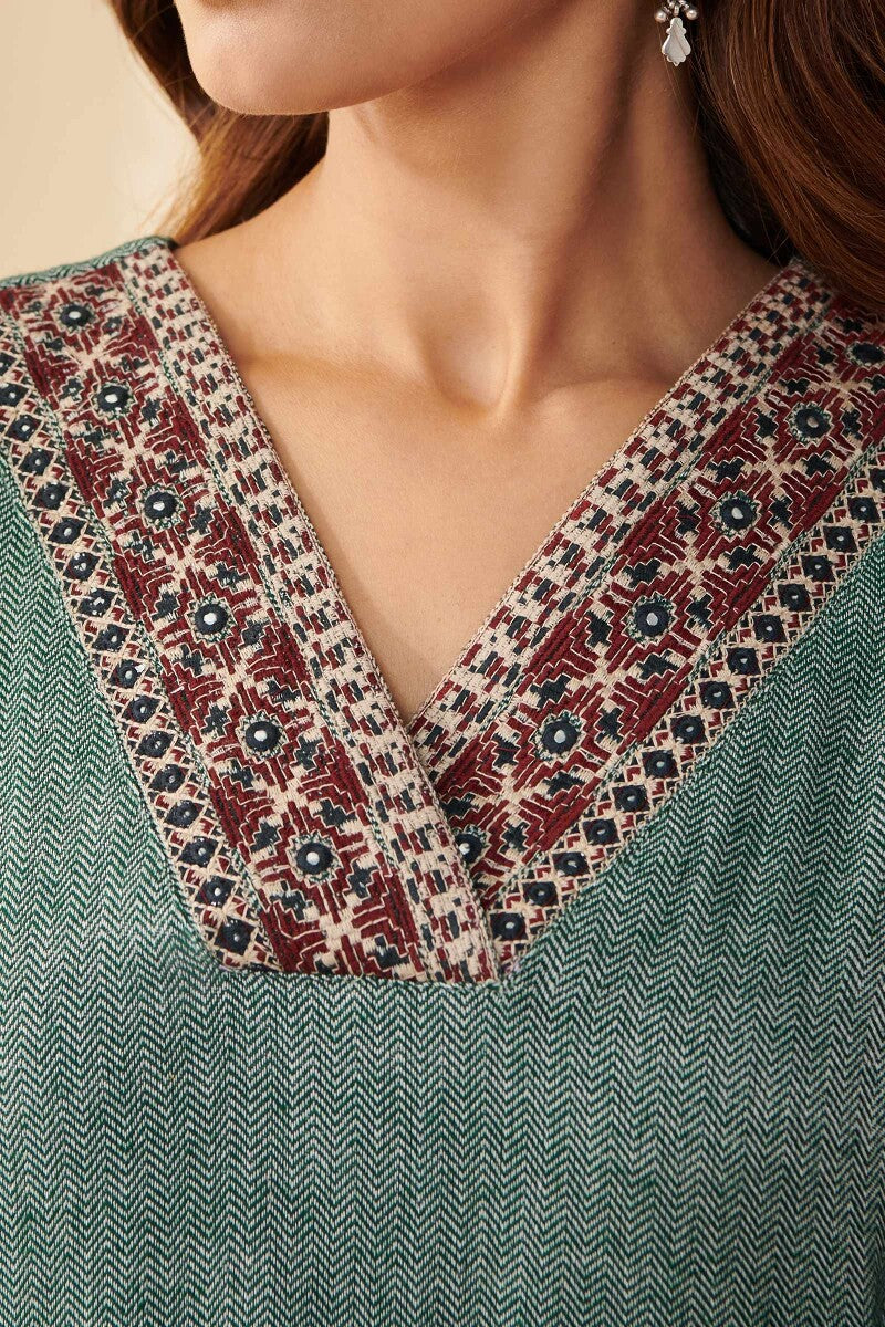 Naadirah Gauhar Faux Wool Handloom Kurta