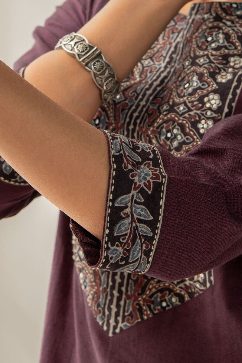 Sehra Gauhar Ajrak Kurta