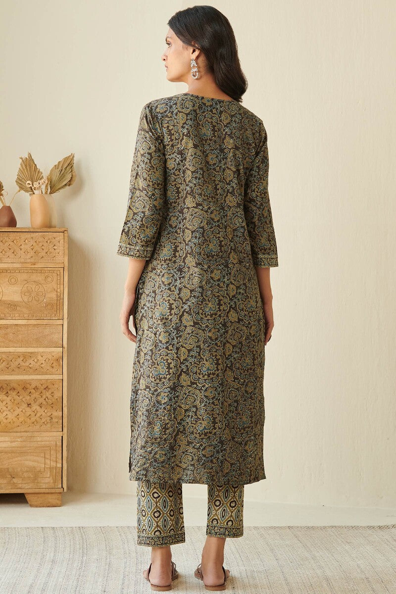 Sehra Zahira Ajrak Kurta