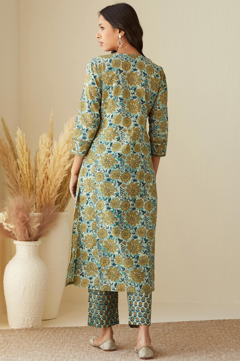 Gauhar Nida Kurta