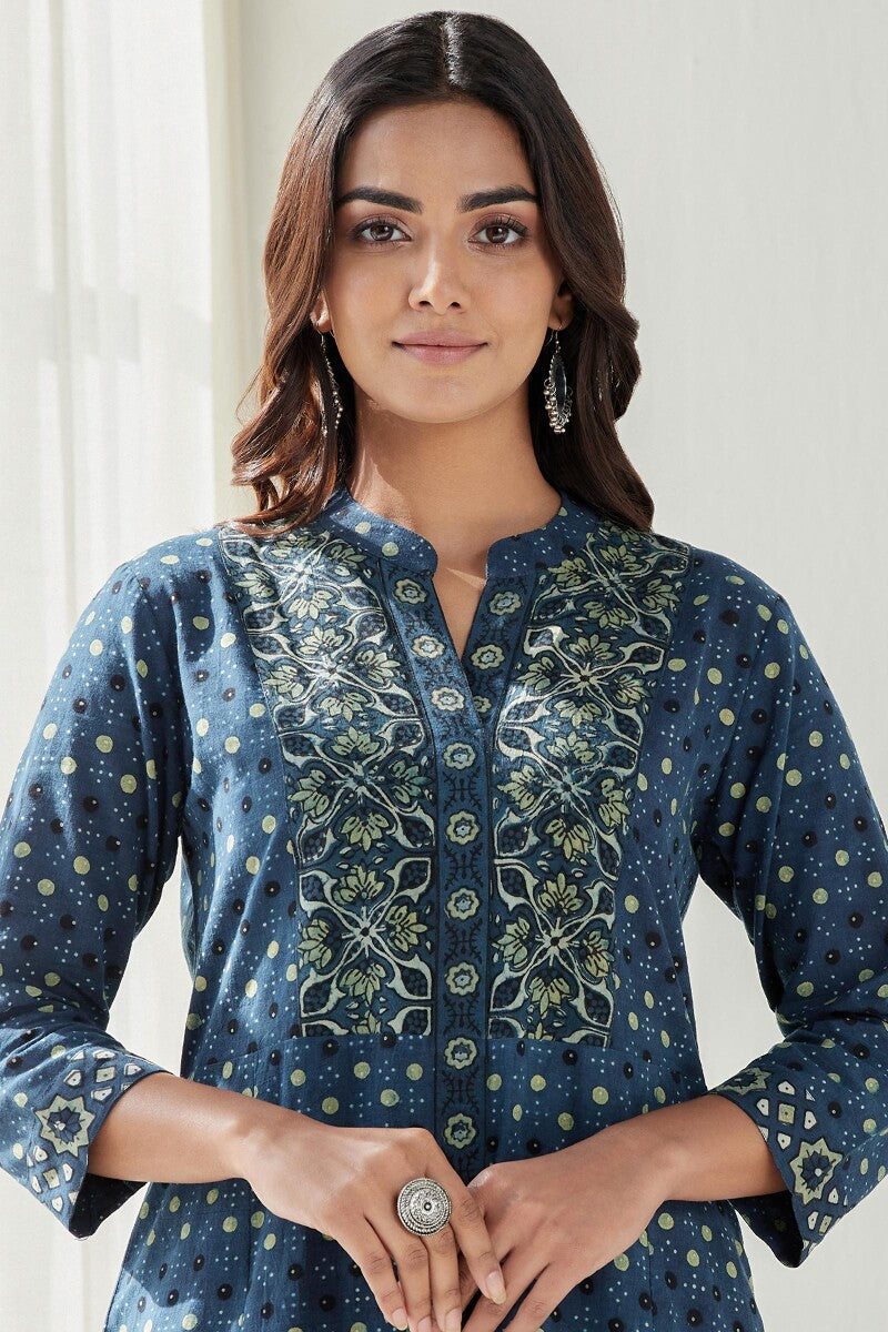 Sehra Zaaida Ajrak Kurta