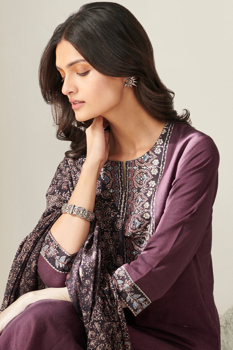 Sehra Gauhar Ajrak Kurta