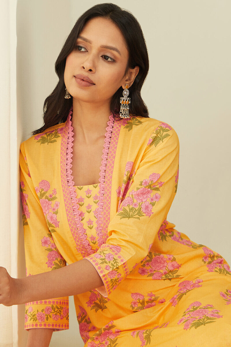 Mahnoor Nikhat Kurta