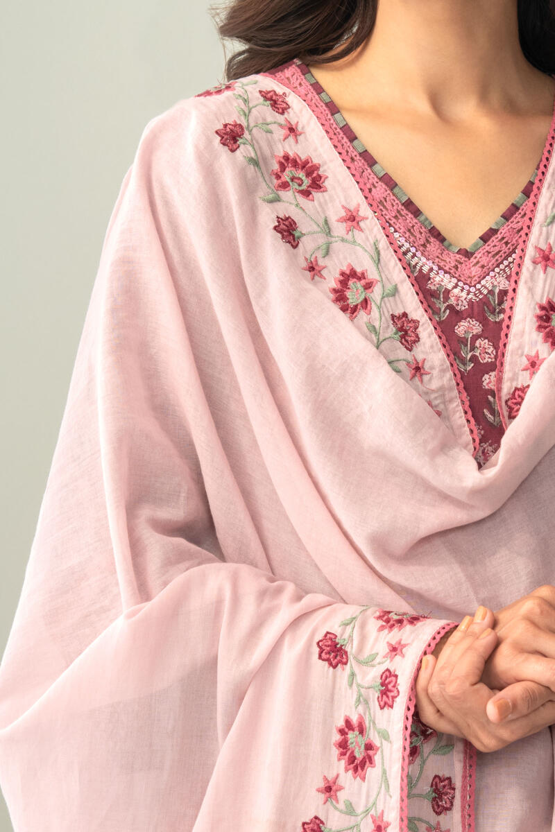 Nasrine Nadia Mul Dupatta