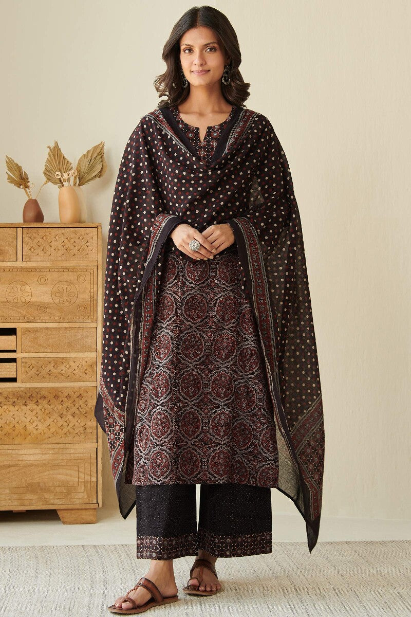 Sehra Fatima Ajrak Kurta