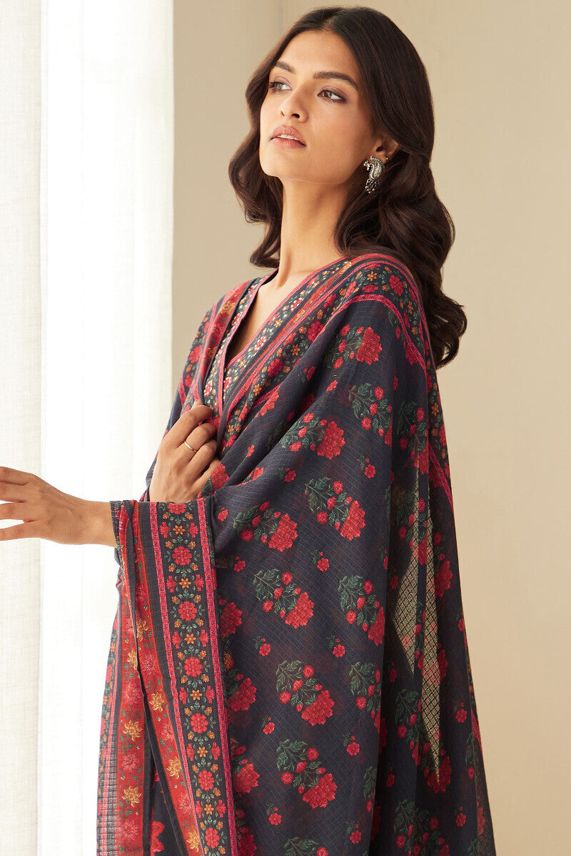 Mahnoor Mumtaz Kurta