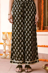 Mehrunissa Seerat Ajrak Farsi