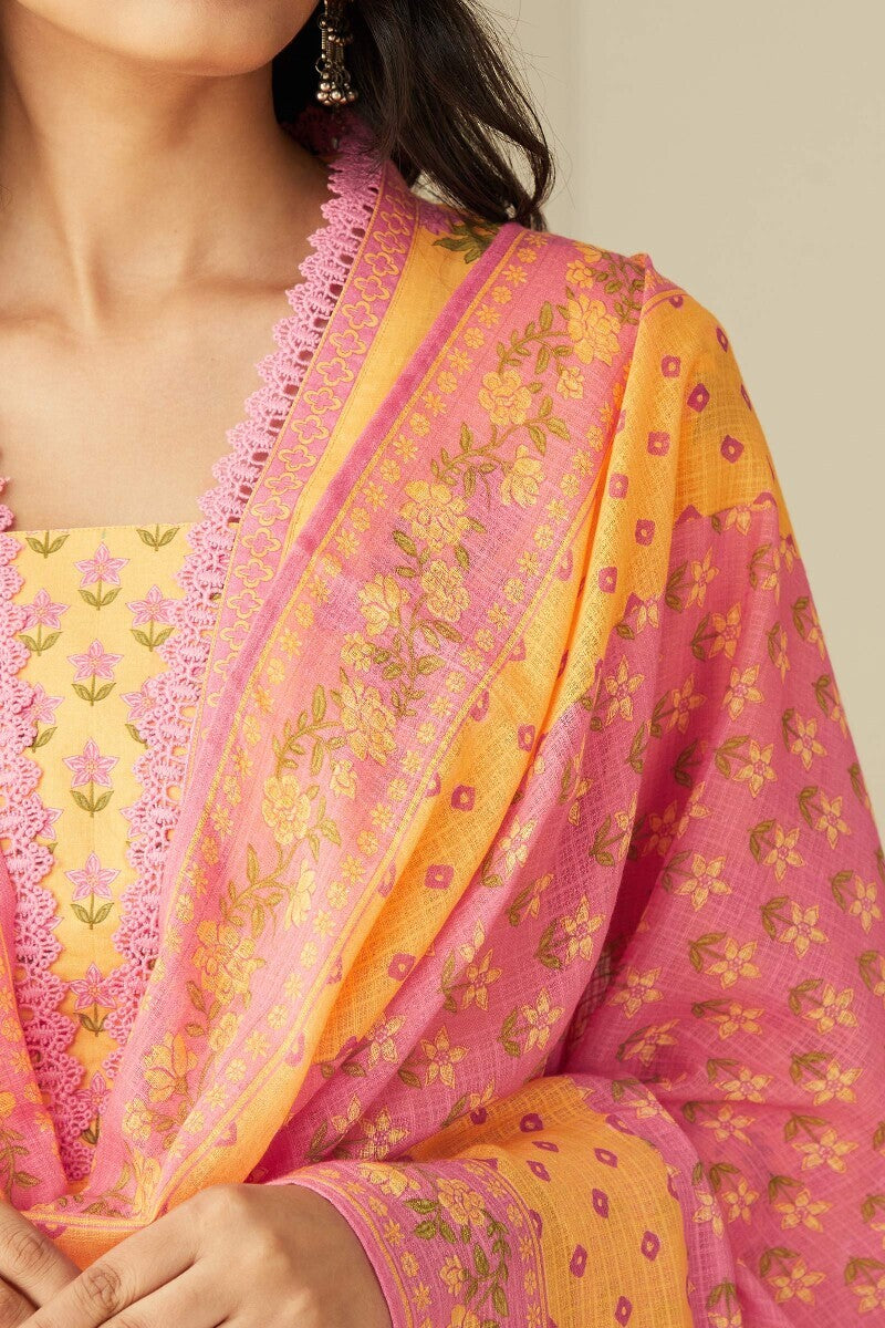 Mahnoor Nikhat Dupatta