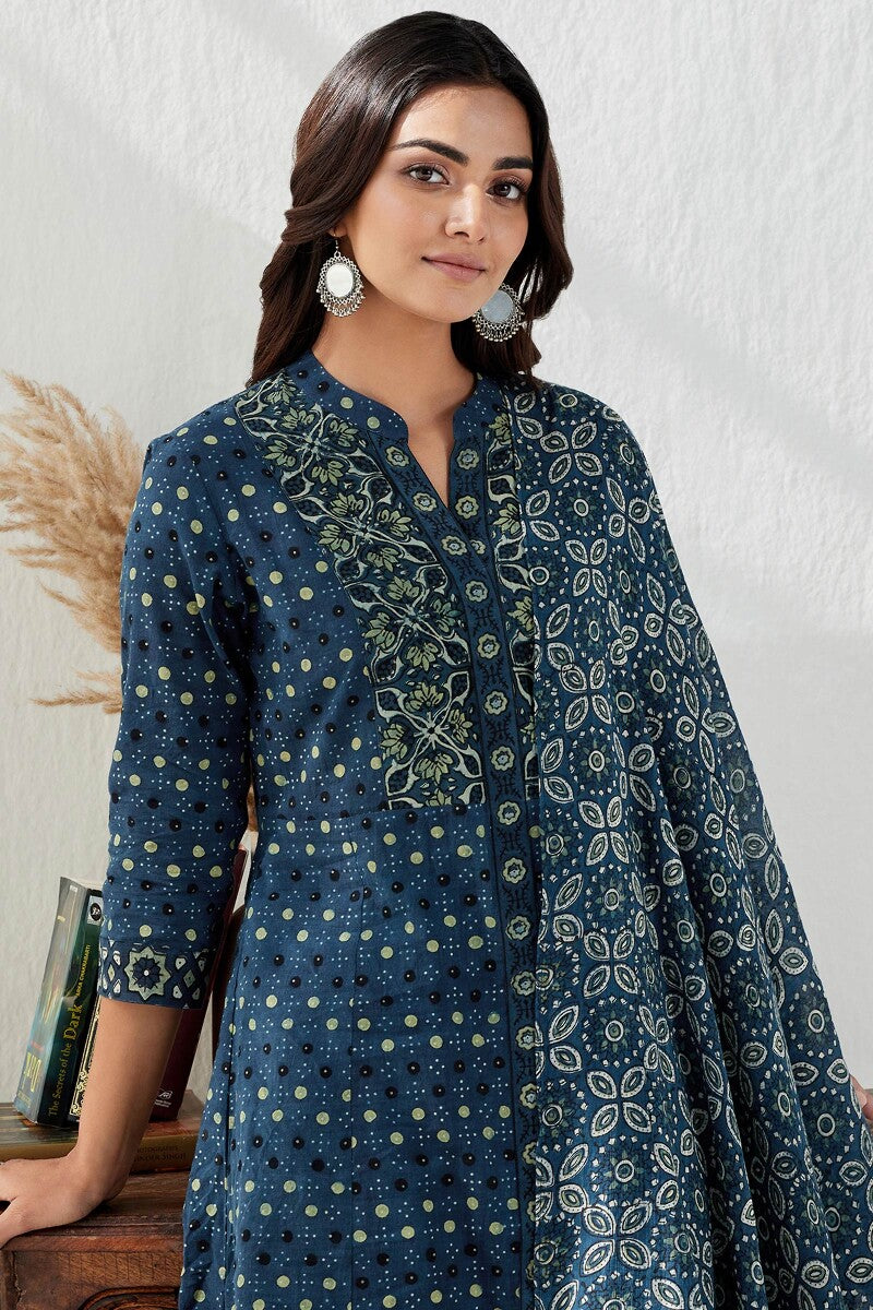 Sehra Zaaida Ajrak Kurta