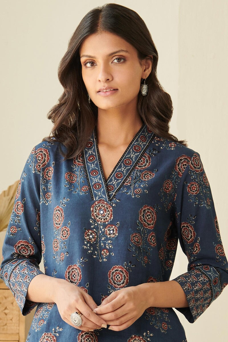 Sehra Zafina Ajrak Kurta