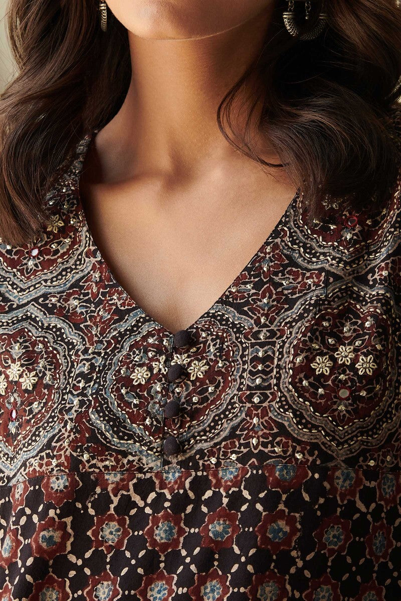 Sehra Jannat Ajrak Kurta