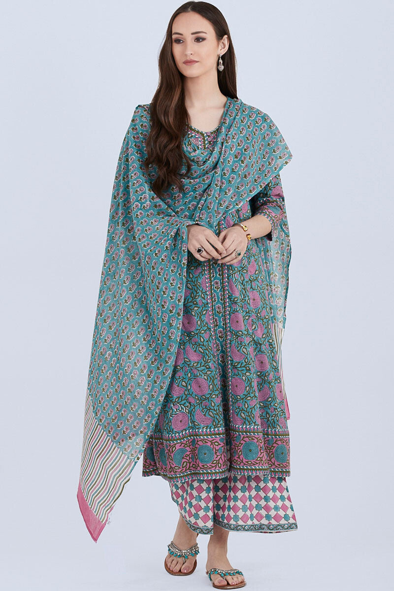 Nazm Zara Kurta
