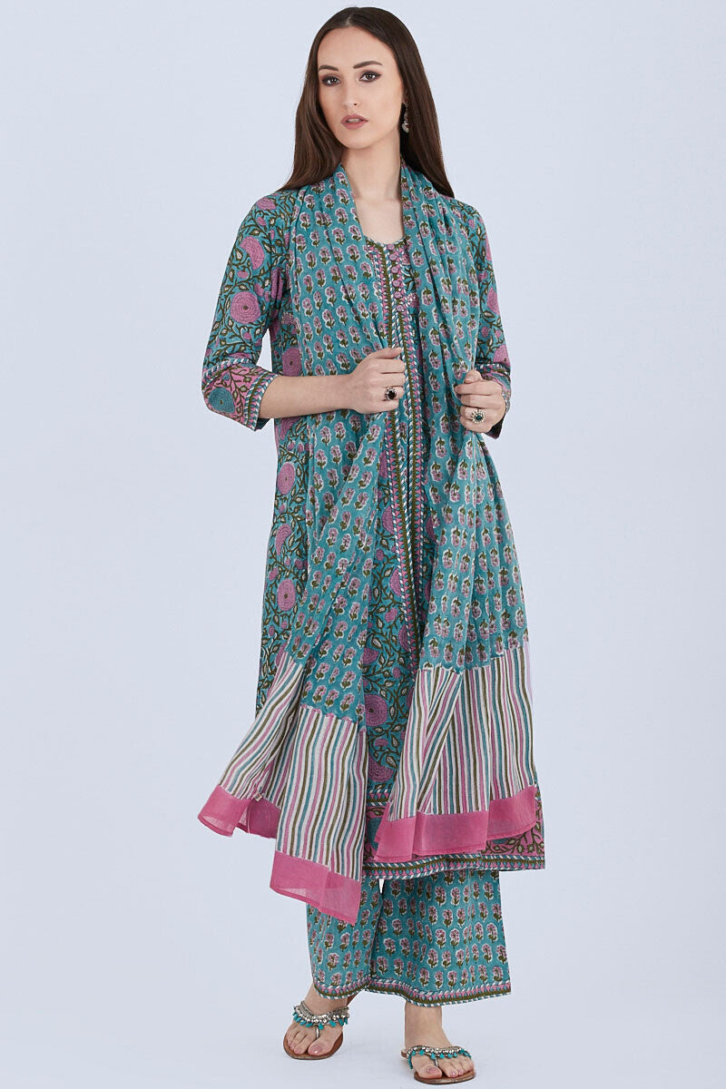 Nazm Zara Kurta