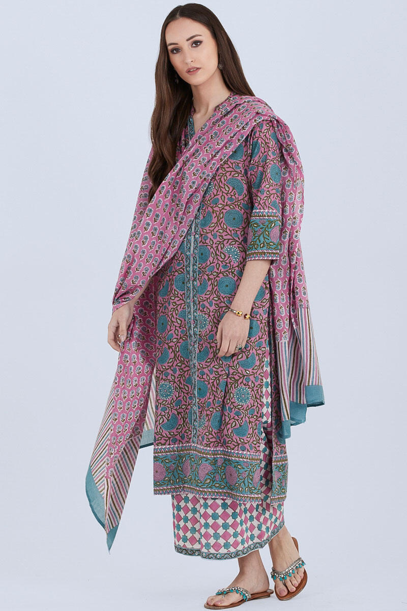 Nazm Nazeena Kurta
