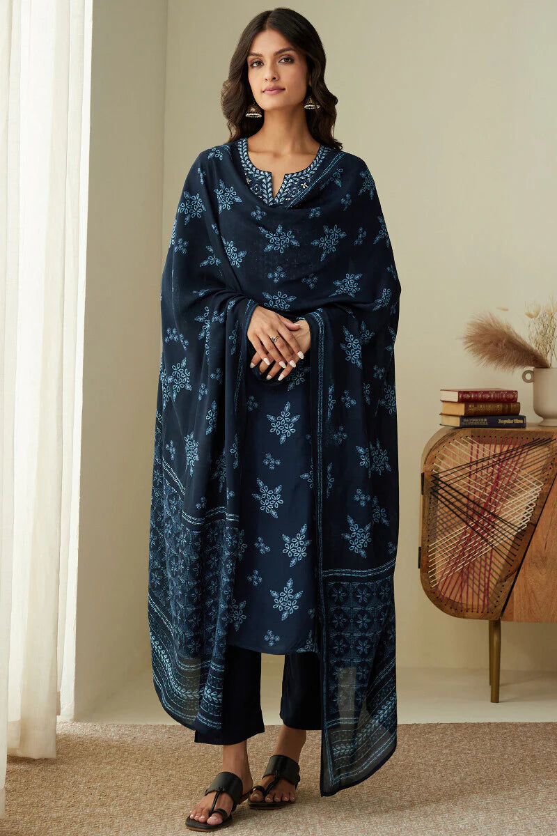 Gauhar Kainat Narrow Pants