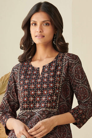 Sehra Fatima Ajrak Kurta