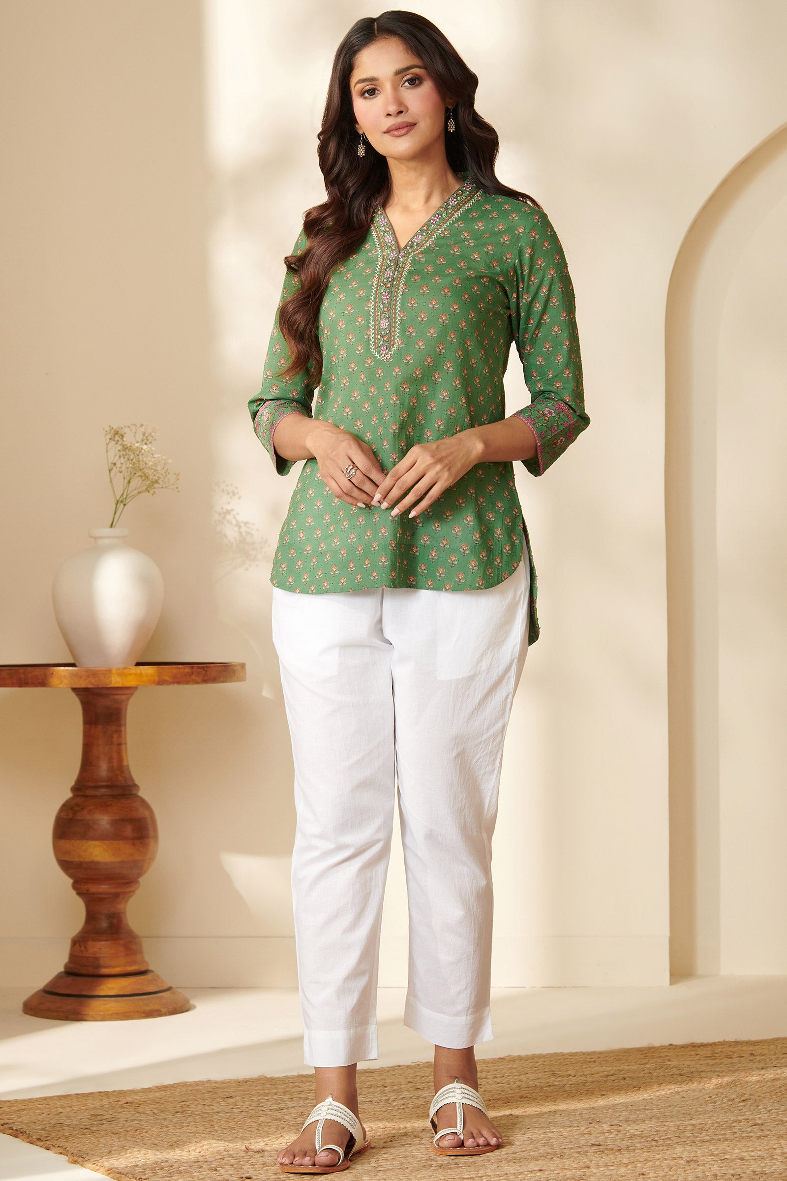 Gauhar Darya Sanganeri Top